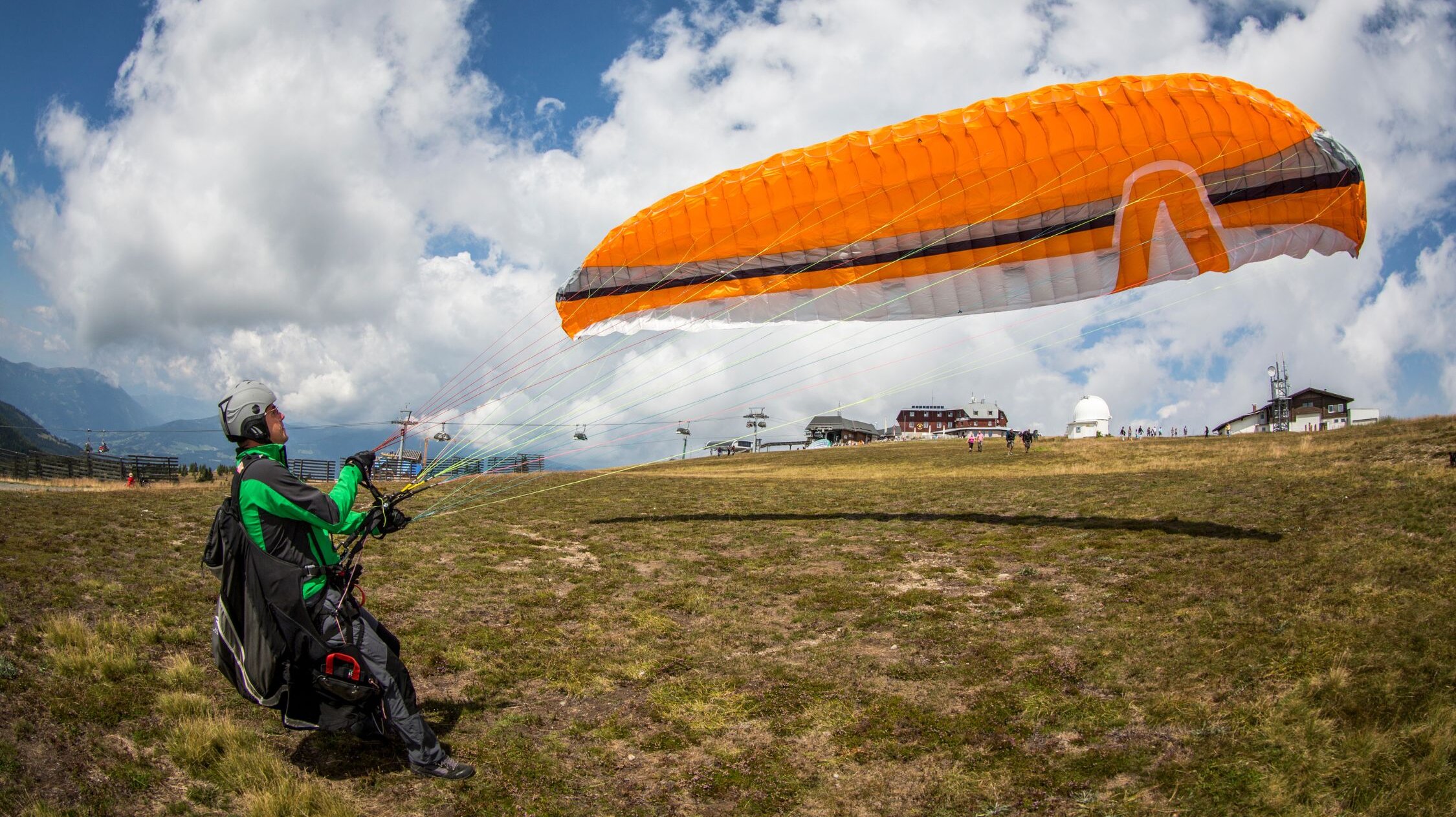 Paragleiter mit Schirm